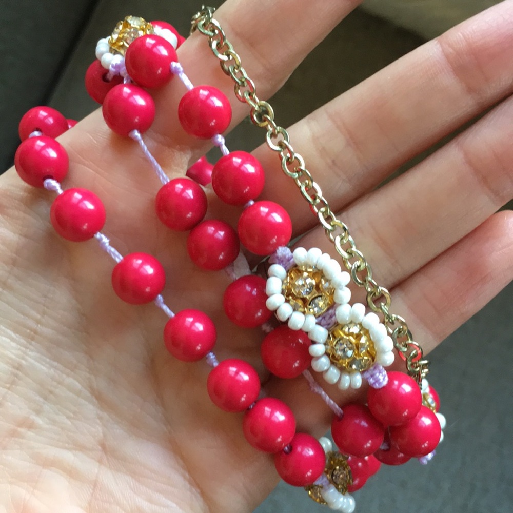 Hot pink long beaded necklace - Picture 6 of 7